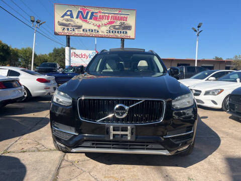 2016 Volvo XC90 T6 Momentum