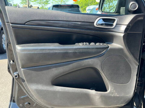 2019 Jeep Grand Cherokee Laredo E