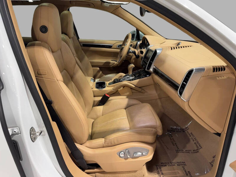 2015 Porsche Cayenne S E-Hybrid