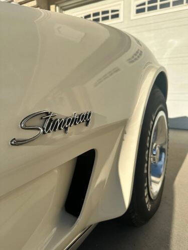 Off White 1975 Chevrolet Corvette 2