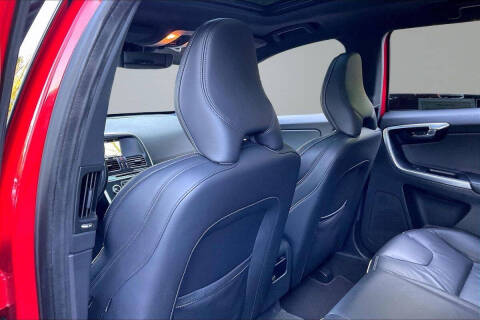 2016 Volvo XC60 T6 Drive-E R-Design