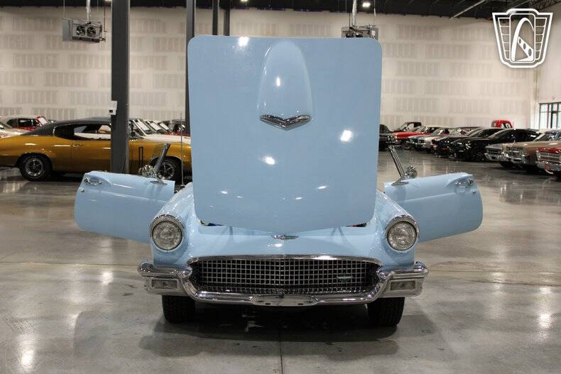 1957 Ford Thunderbird