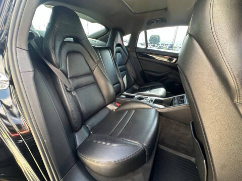 2019 Porsche Panamera 4