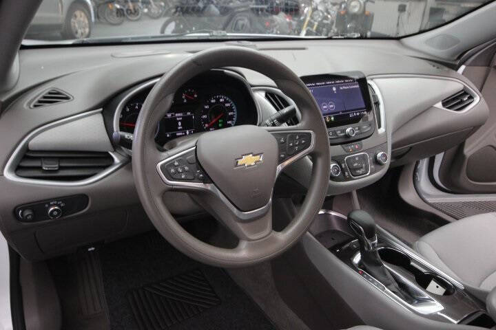 2022 Chevrolet Malibu LS