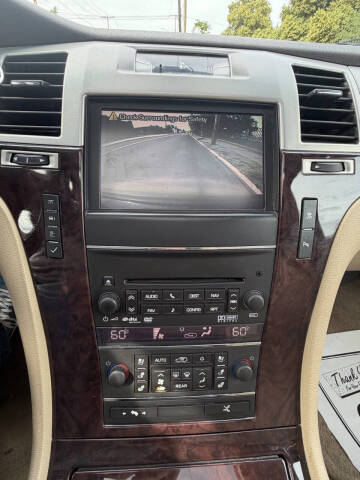 2011 Cadillac Escalade Premium