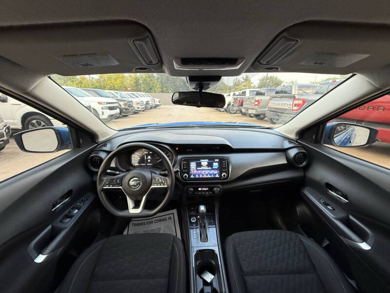 2022 Nissan Kicks SV