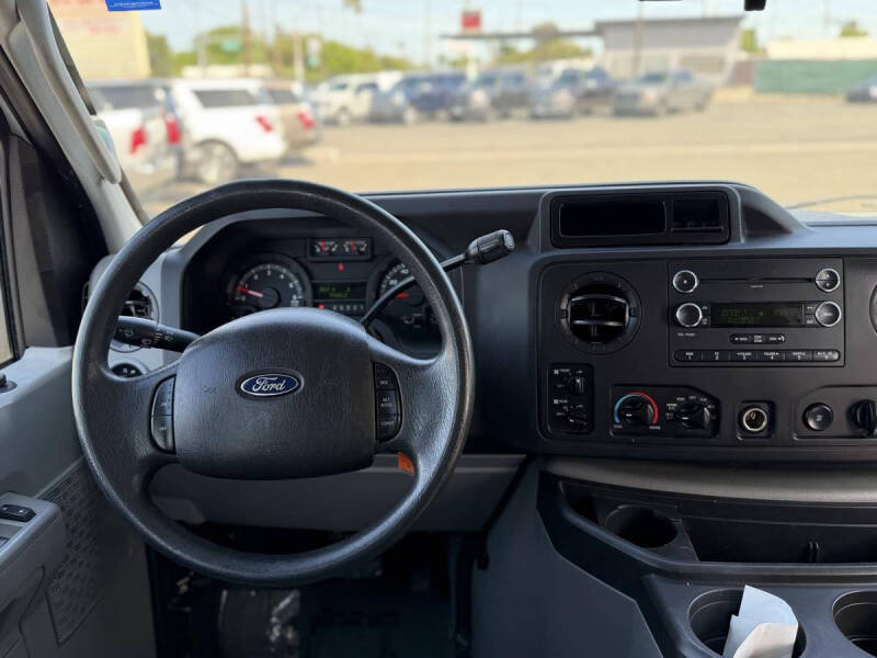 2012 Ford E-Series E-350 SD XLT