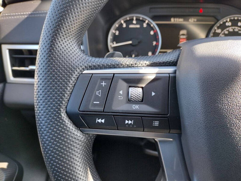 2026 Mitsubishi Outlander ES