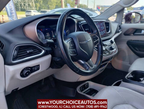 2017 Chrysler Pacifica Touring-L Plus