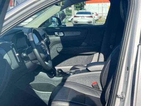 2023 Volvo XC40 B5 Core