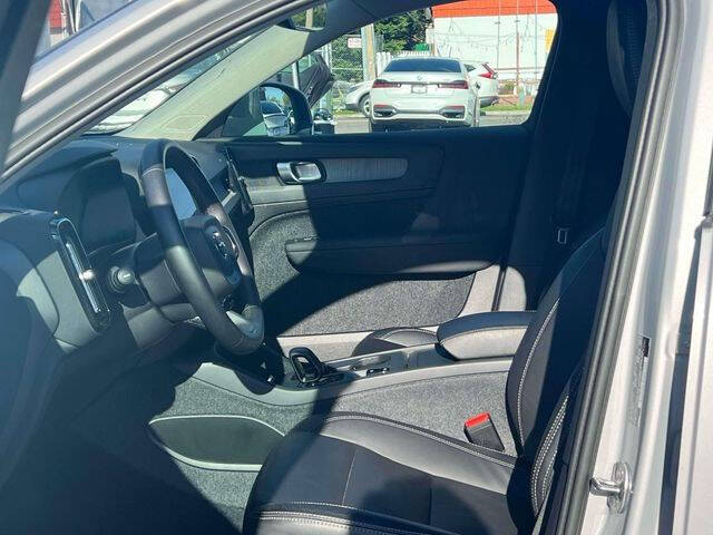 2023 Volvo XC40 B5 Core