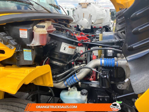 2019 Freightliner M2 106