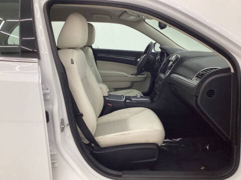 2021 Chrysler 300 Touring