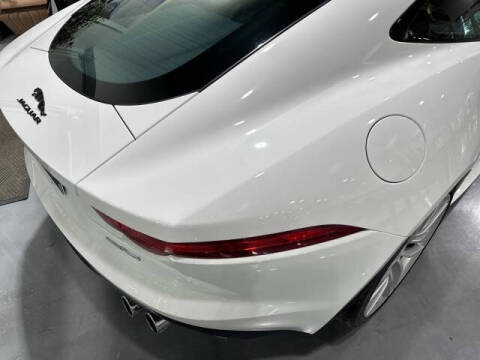 2016 Jaguar F-TYPE R