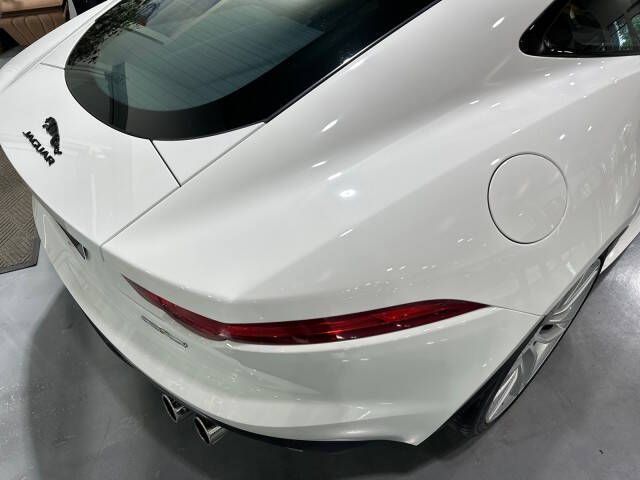 2016 Jaguar F-TYPE R