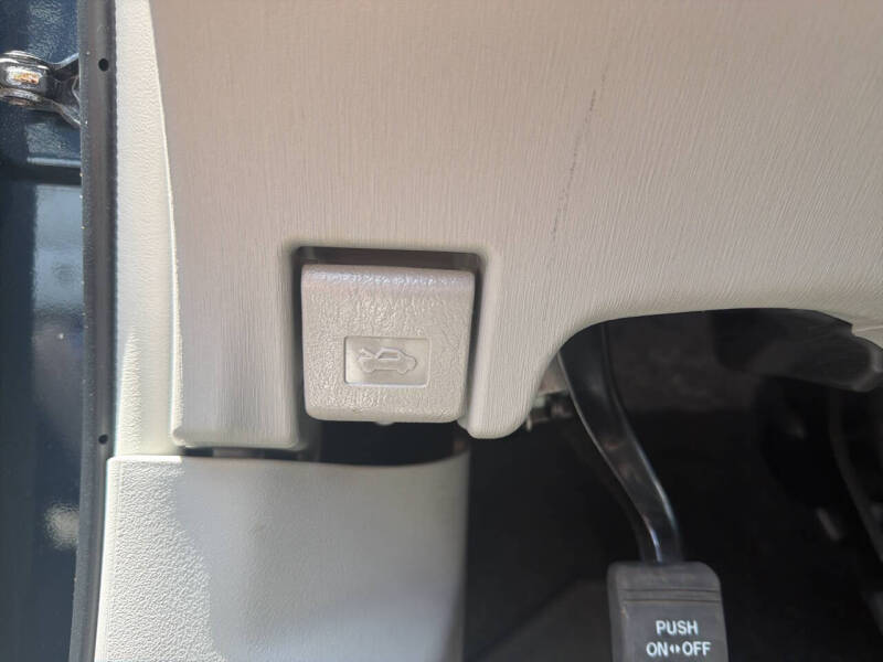 2017 Toyota Prius v Two