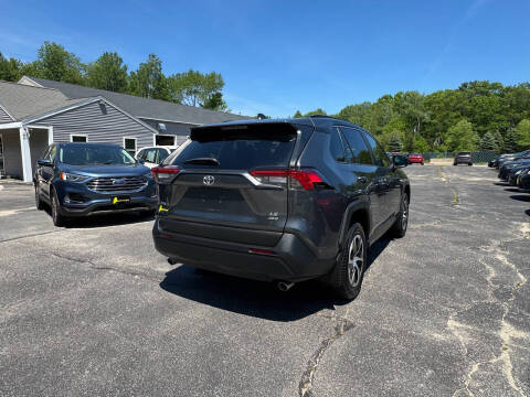 2020 Toyota RAV4 LE