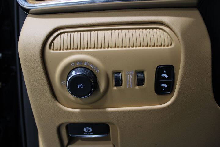 2022 Jeep Grand Wagoneer Series III