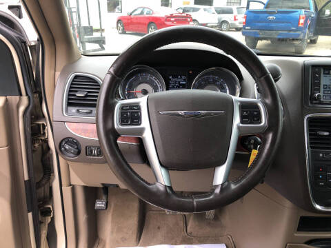 2012 Chrysler Town and Country Touring