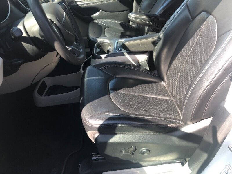 2022 Chrysler Pacifica Touring L