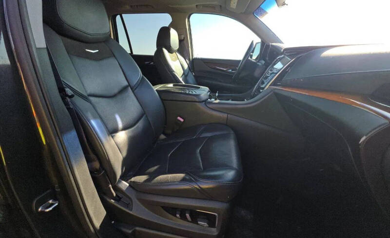 2017 Cadillac Escalade Luxury