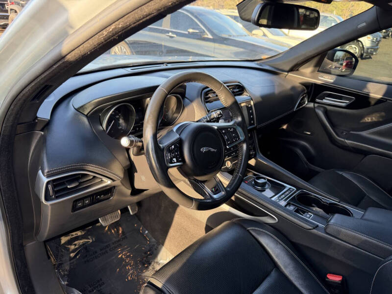 2017 Jaguar F-PACE S