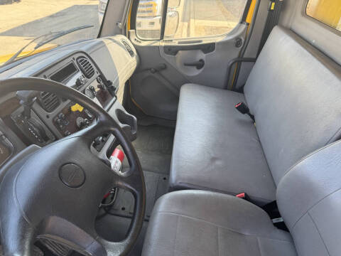 2019 Freightliner M2 106