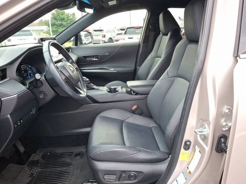 2022 Toyota Venza LE