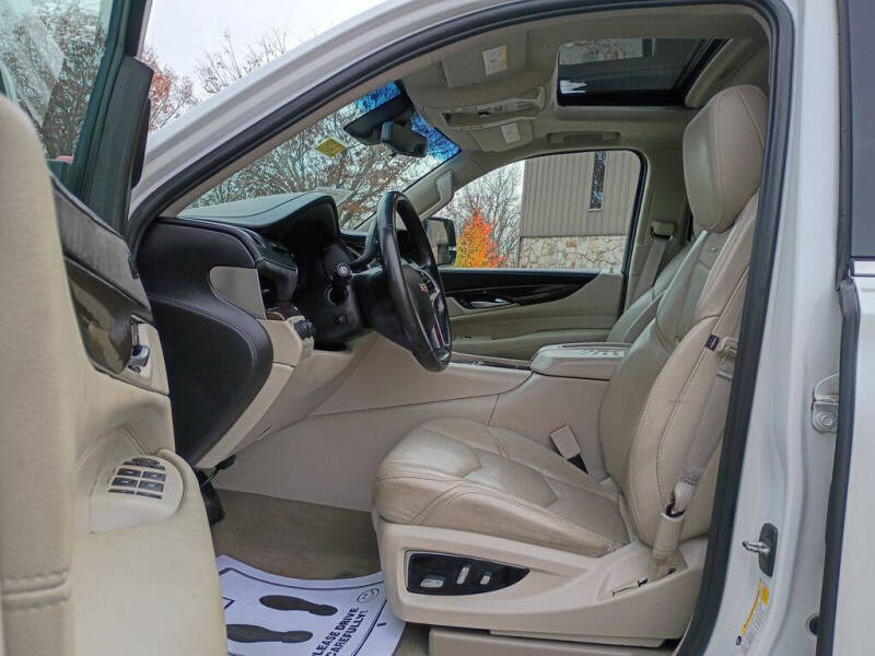 2018 Cadillac Escalade Luxury