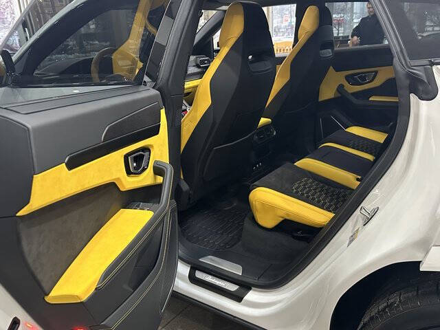 2022 Lamborghini Urus