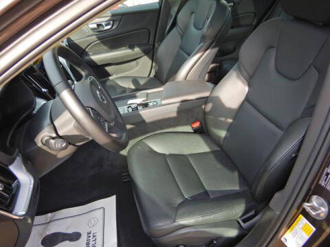 2025 Volvo S60 B5 Core