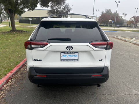 2020 Toyota RAV4 LE