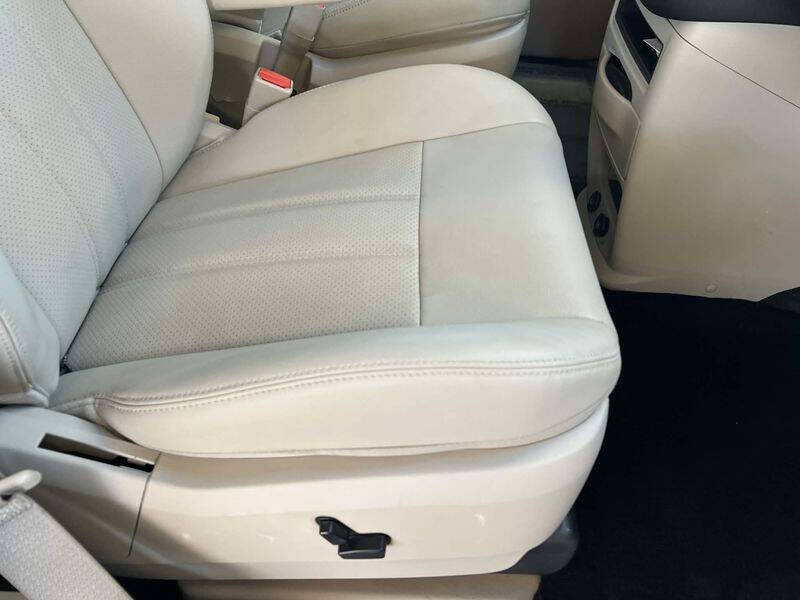 2016 Chrysler Town and Country Touring-L