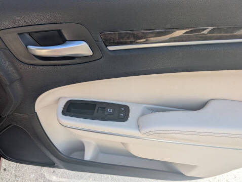 2018 Chrysler 300 Limited