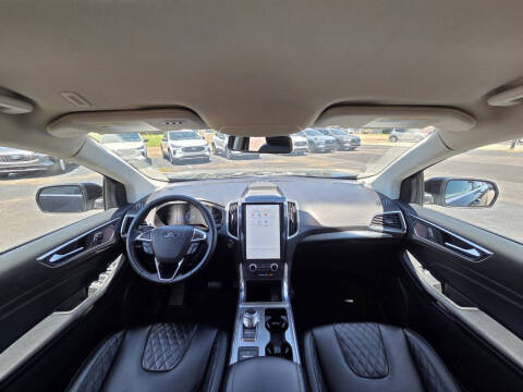 2024 Ford Edge Titanium