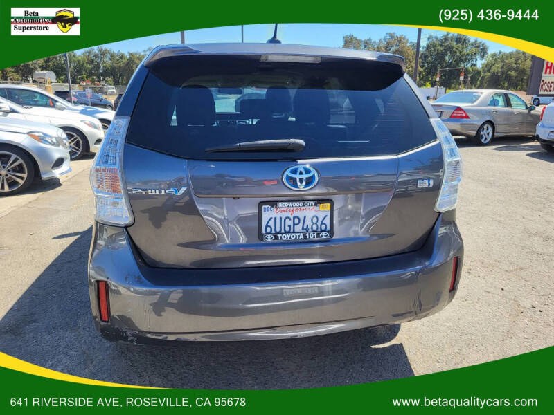 2012 Toyota Prius v Three