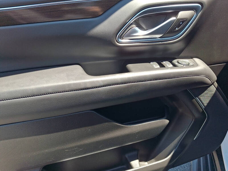 2023 GMC Yukon SLE