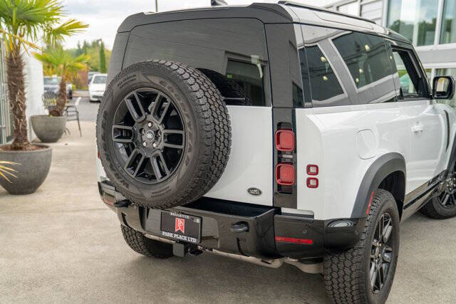 2022 Land Rover Defender 9