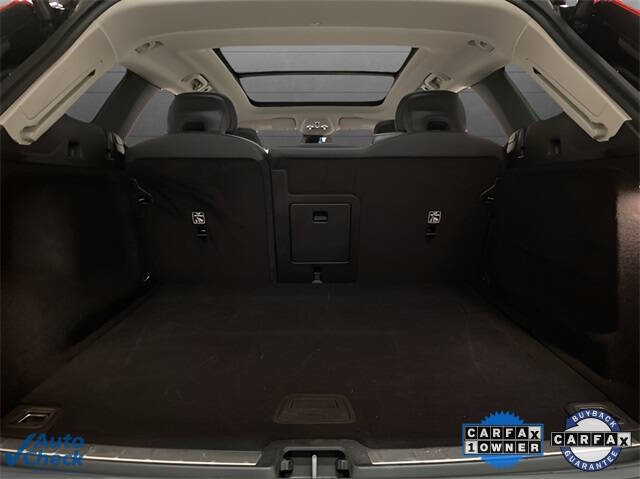 2025 Volvo XC60 B5 Plus Dark Theme