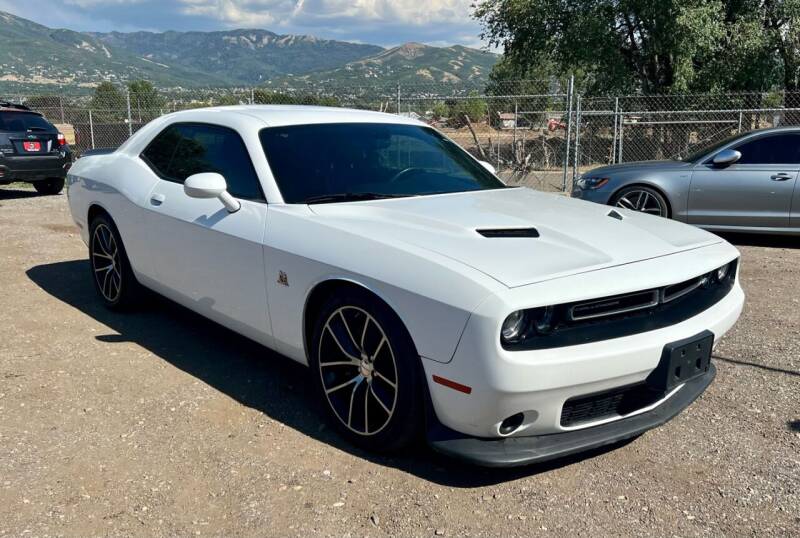 2016 Dodge Challenger for sale at The Car-Mart in Bountiful UT