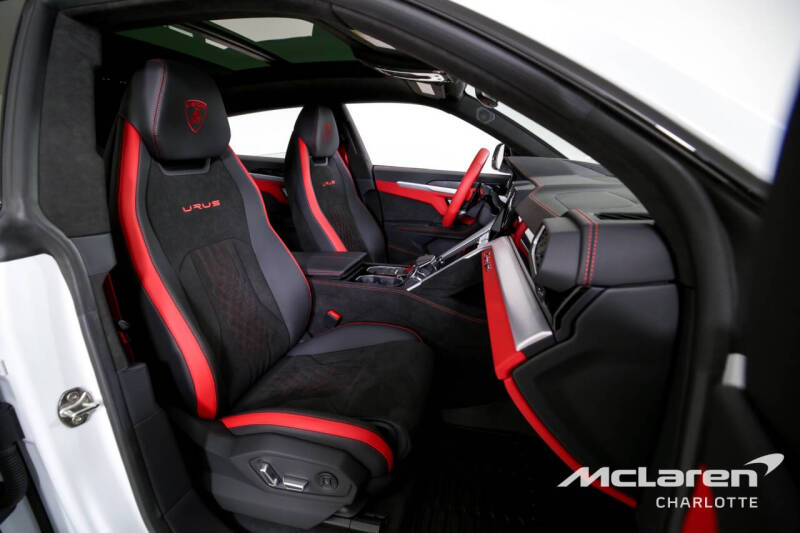 2023 Lamborghini Urus S