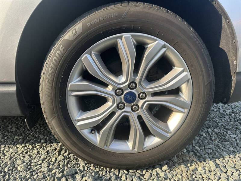 2020 Ford Edge Titanium