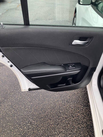 2017 Dodge Charger SXT