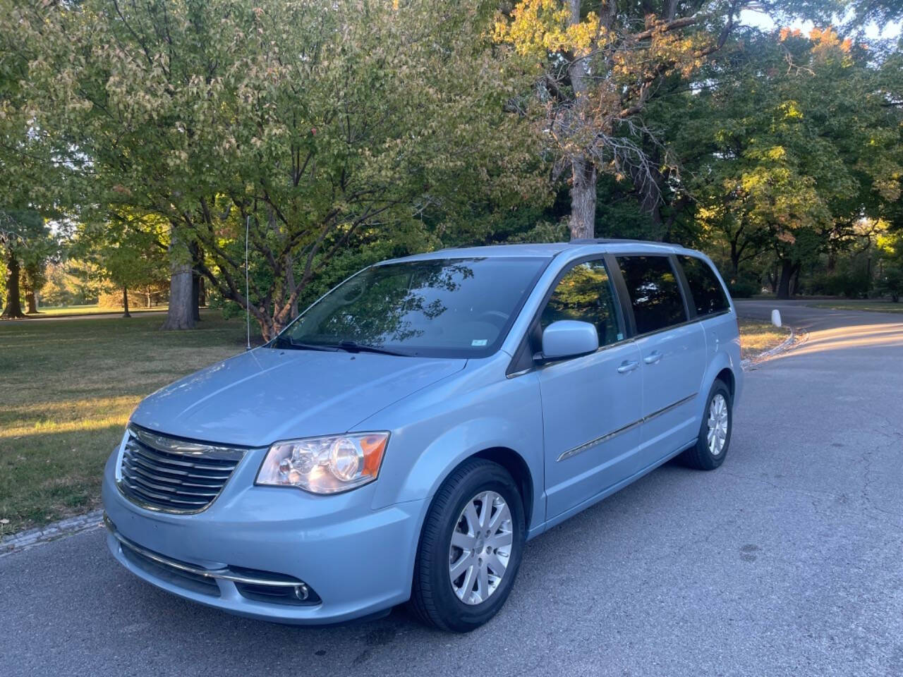 2013 Chrysler Town and Country for sale at Tower Grove Auto in Saint Louis, MO