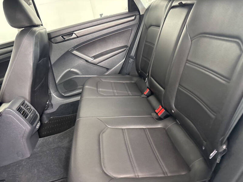 2020 Volkswagen Passat R-Line