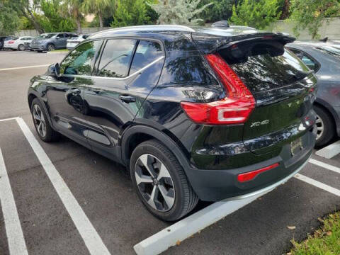 2023 Volvo XC40 B5 Plus Bright Theme