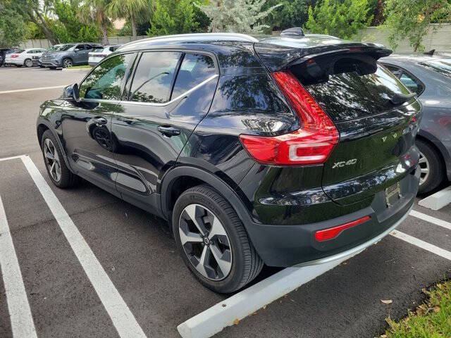 2023 Volvo XC40 B5 Plus Bright Theme