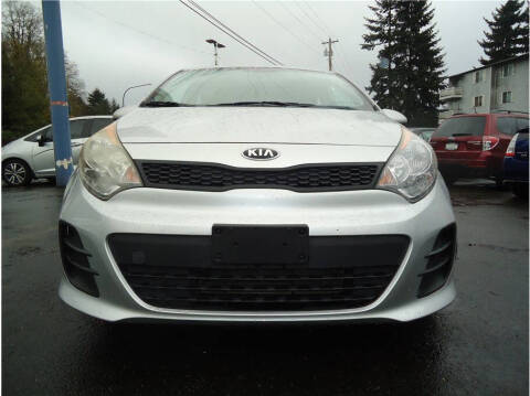 2016 Kia Rio 5-Door LX