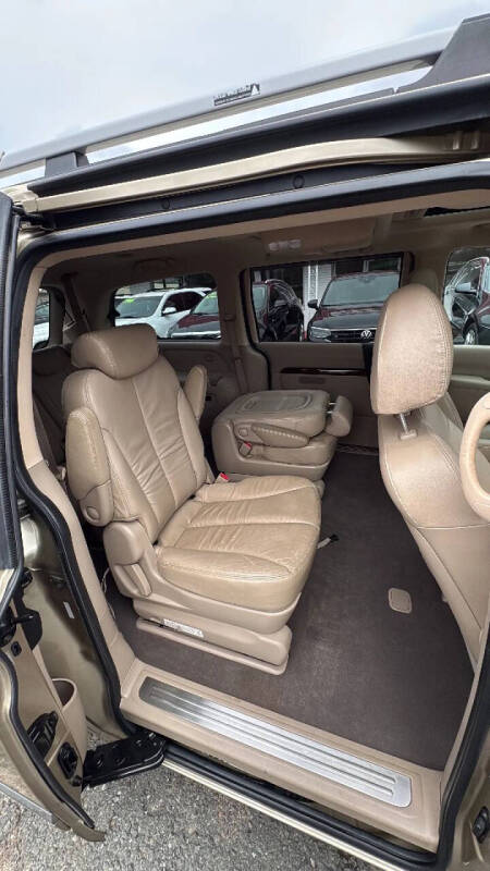 2008 Hyundai Entourage Limited