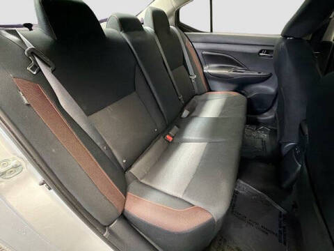 2022 Nissan Versa SR